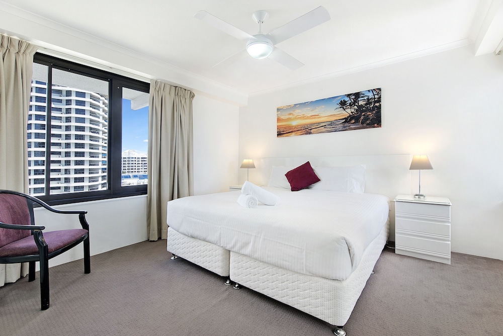 South Pacific Dream, Central Broadbeach