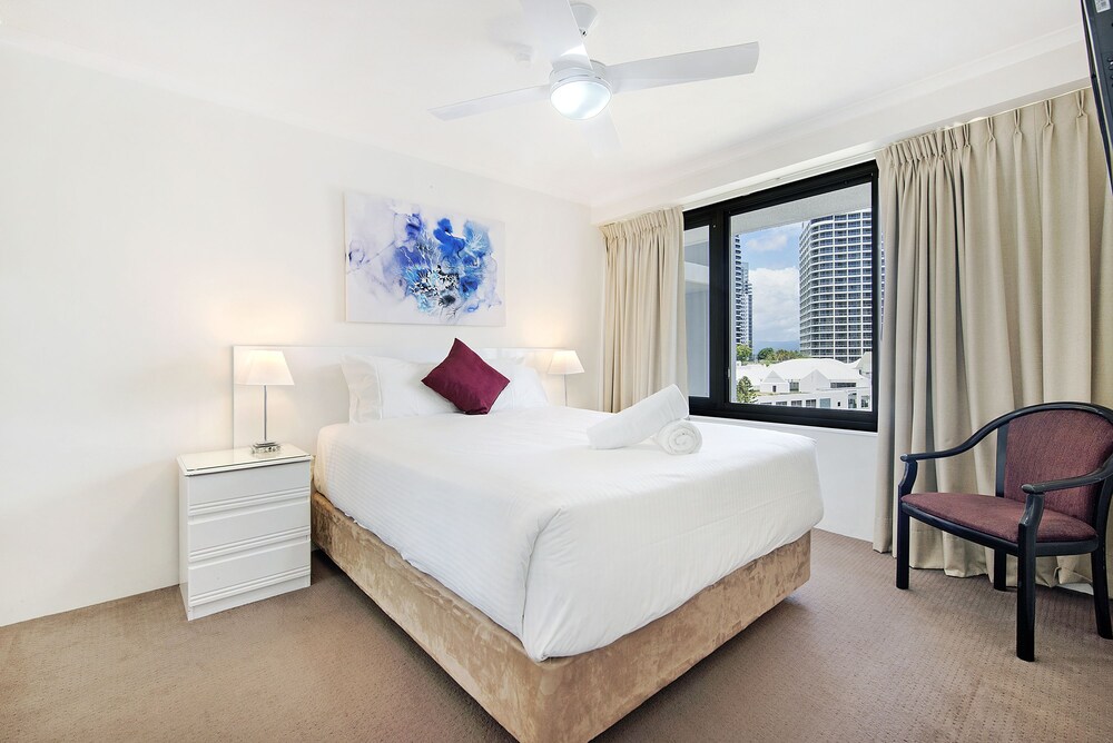 South Pacific Dream, Central Broadbeach