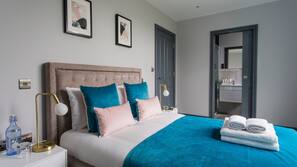 In-room safe, iron/ironing board, free WiFi, linens