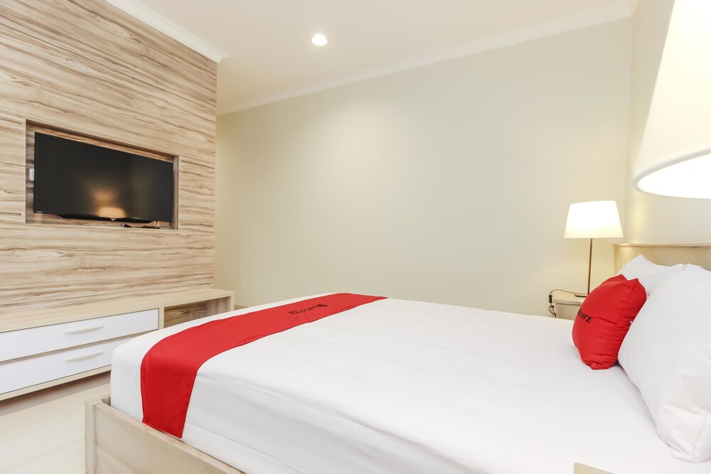 Photo - RedDoorz Premium near Ragunan Zoo 2