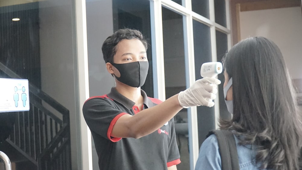 Photo - RedDoorz Premium near Ragunan Zoo 2