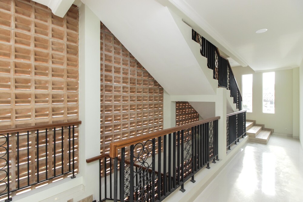 Photo - RedDoorz Premium near Ragunan Zoo 2