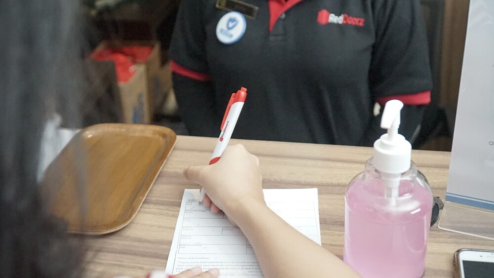 Photo - RedDoorz Premium near Ragunan Zoo 2