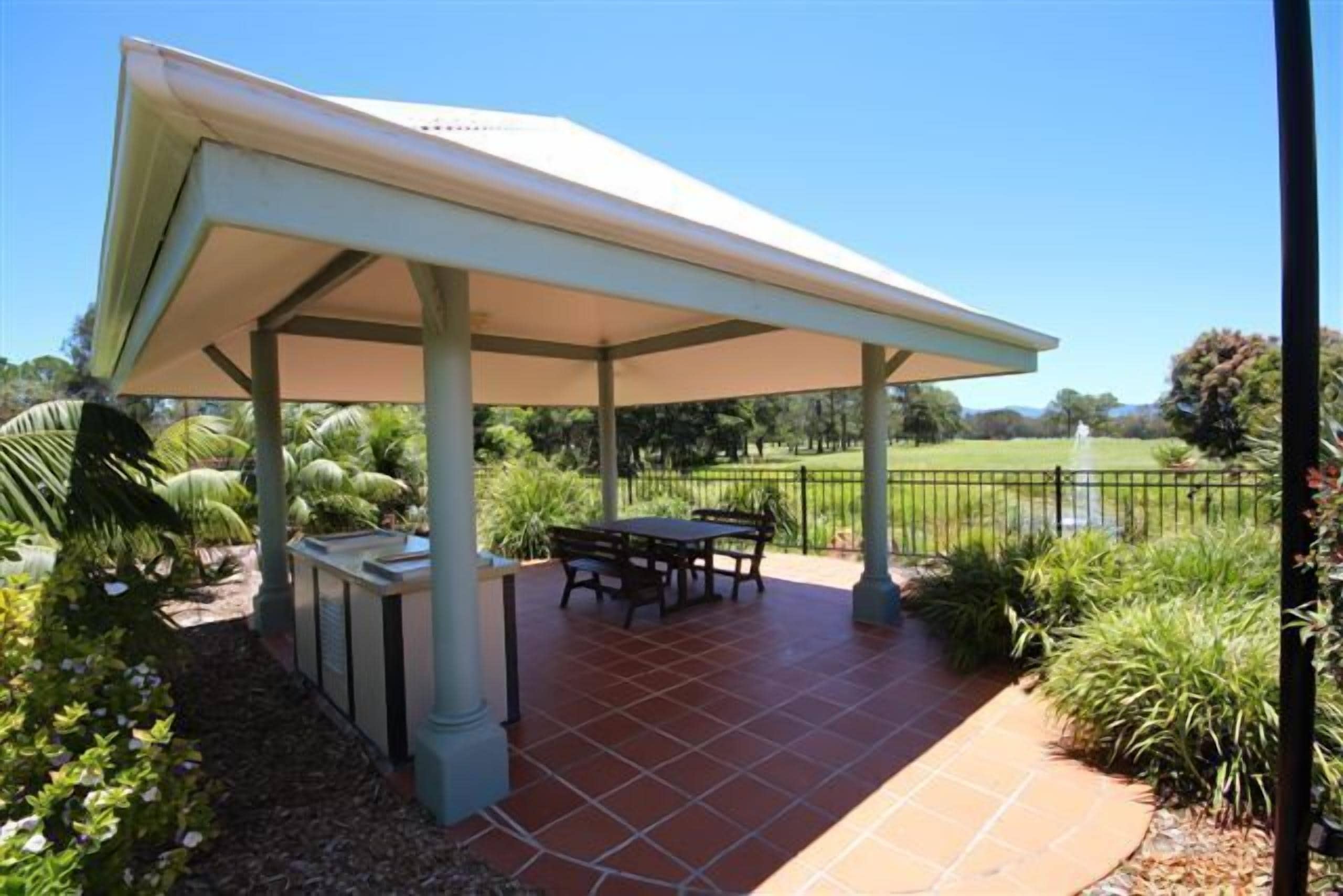 Riverside Holiday Resort  - Upstairs unit