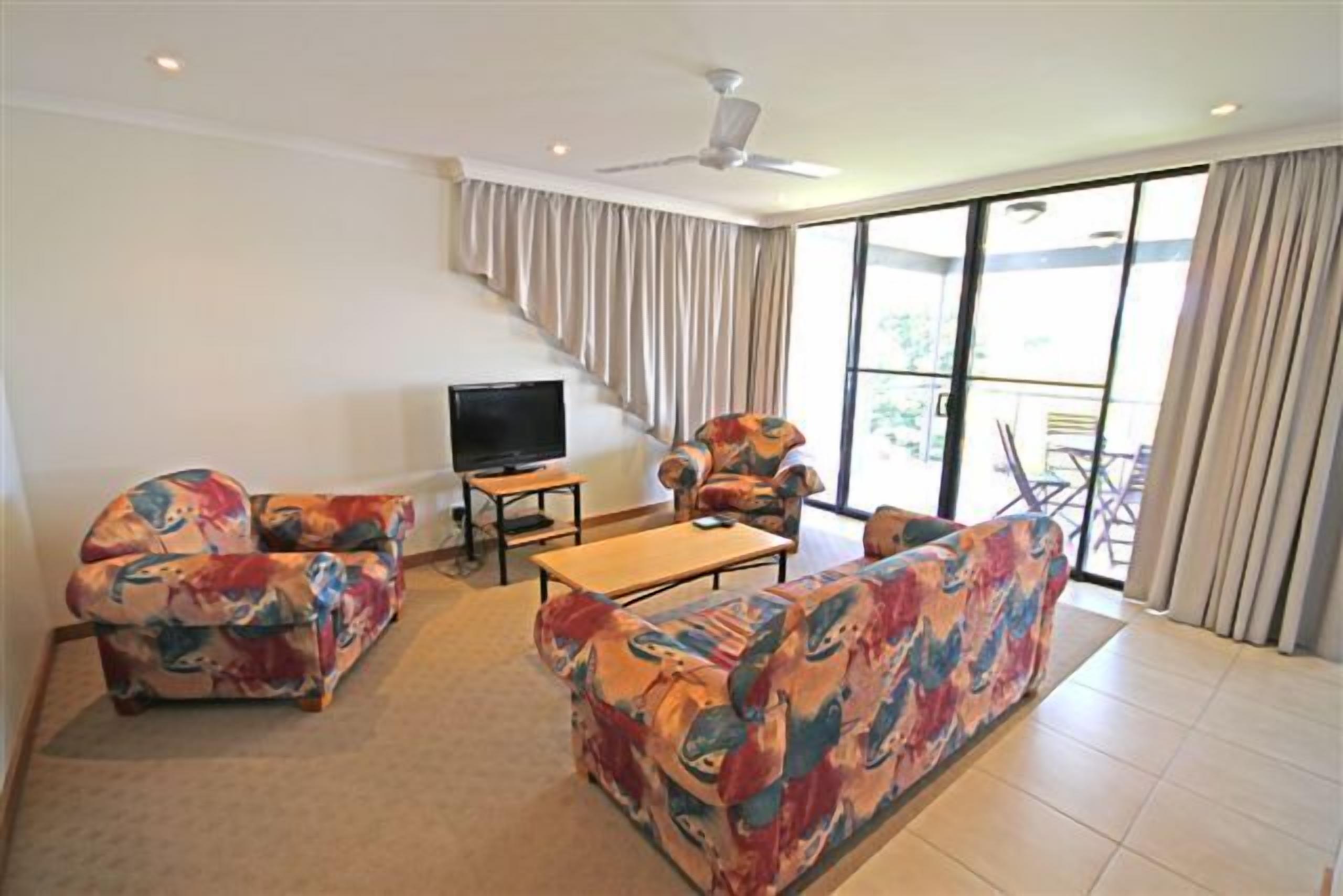 Riverside Holiday Resort - Ground floor unit
