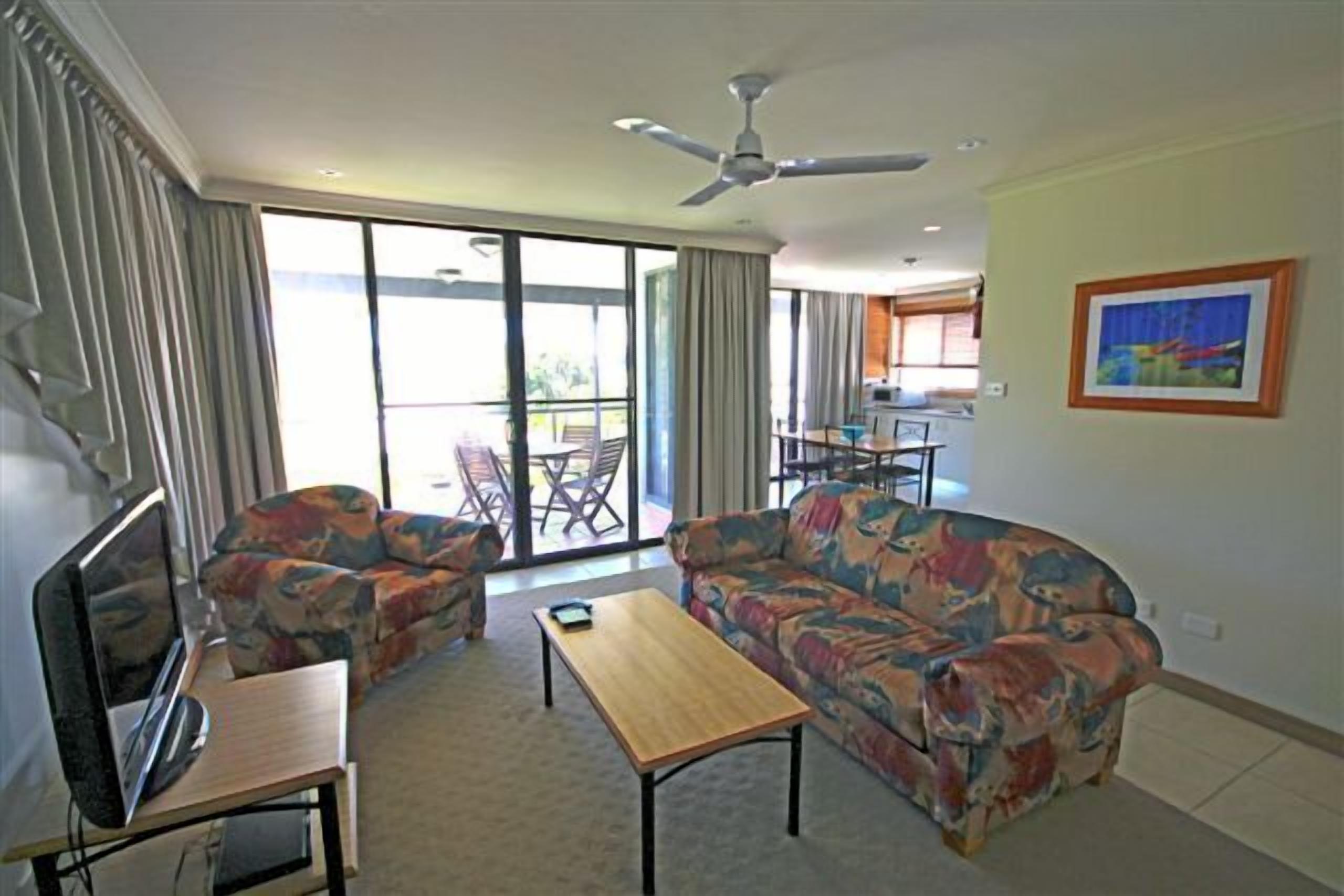 Riverside Holiday Resort - Ground floor unit