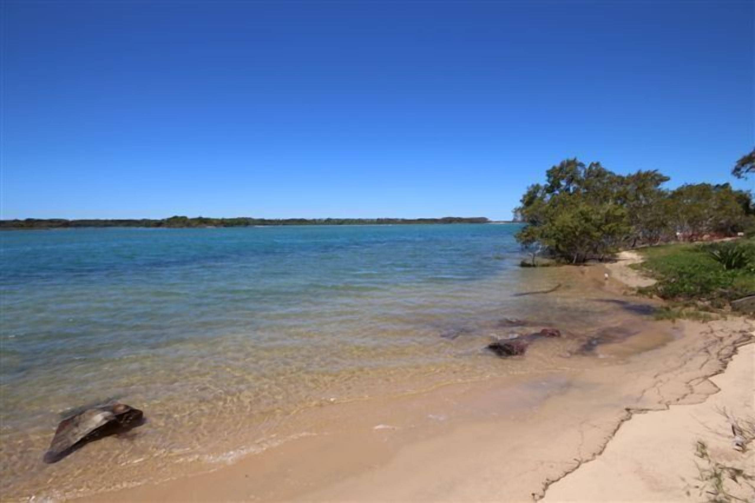 Riverside Holiday Resort - Ground floor unit