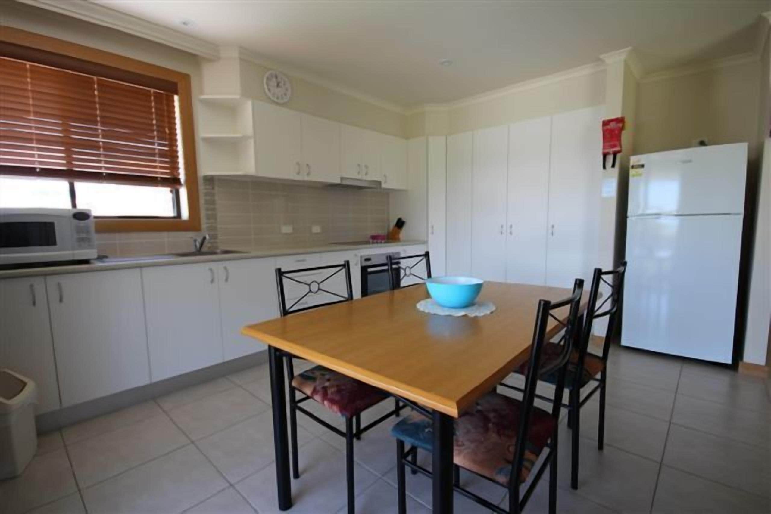 Riverside Holiday Resort - Ground floor unit