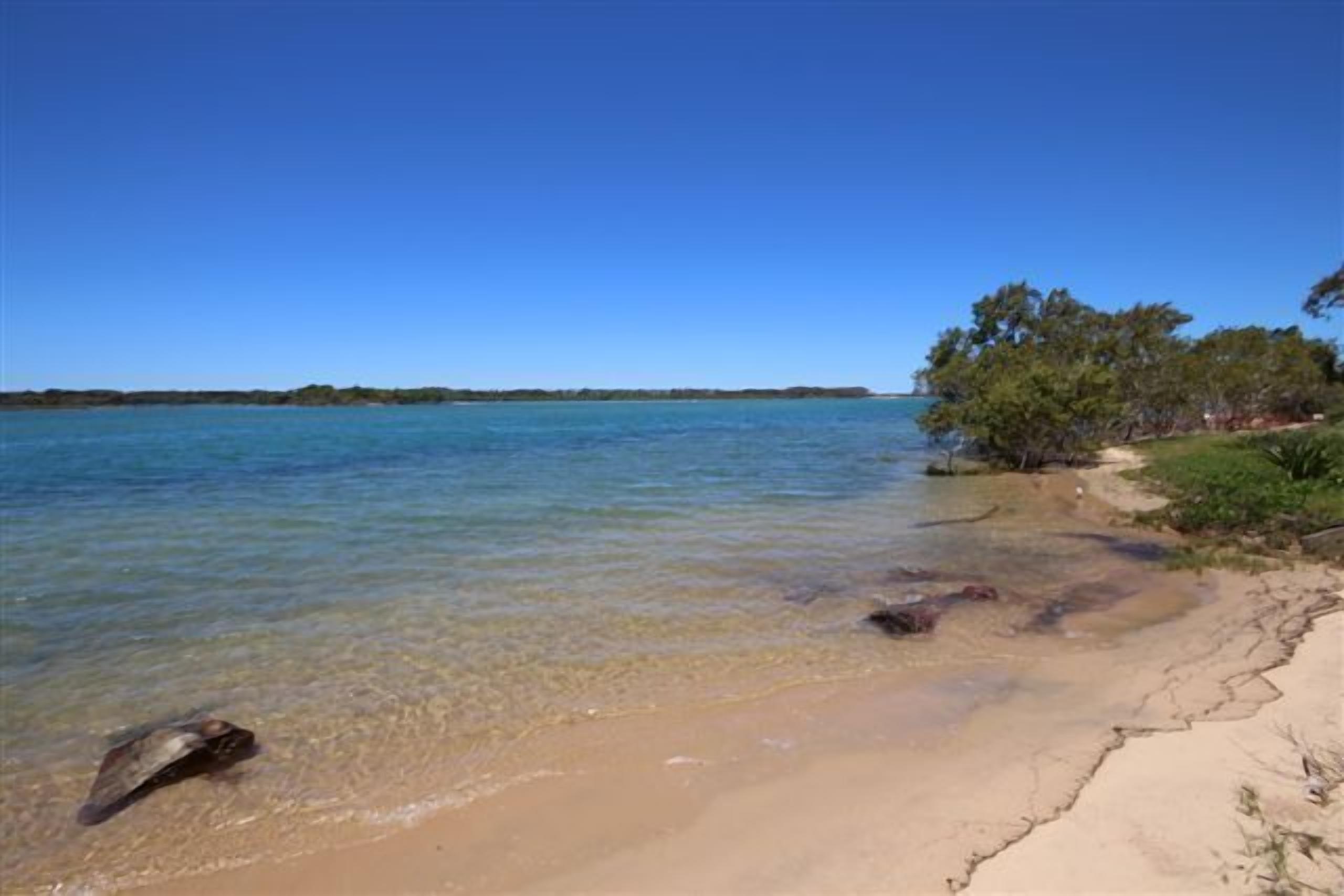 Riverside Holiday Resort - Ground floor unit