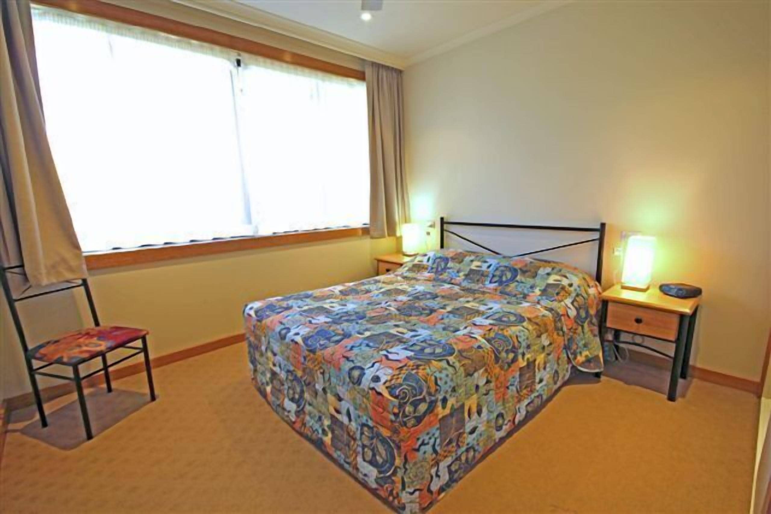 Riverside Holiday Resort - Ground floor unit