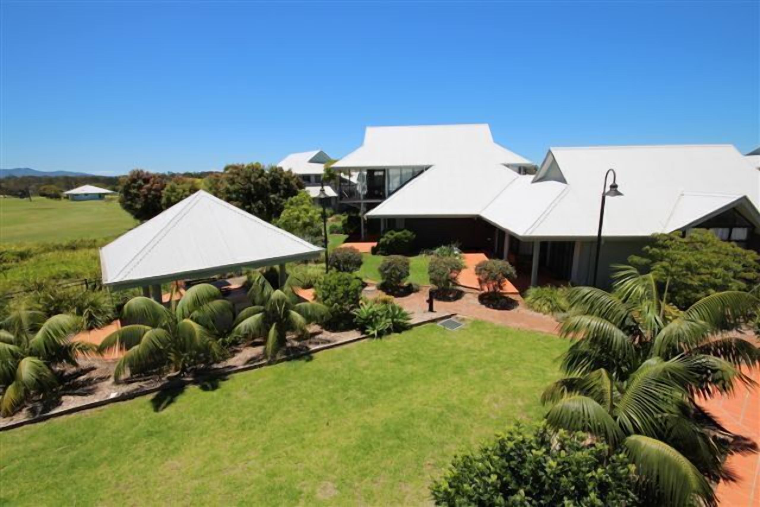 Riverside Holiday Resort - Ground floor unit