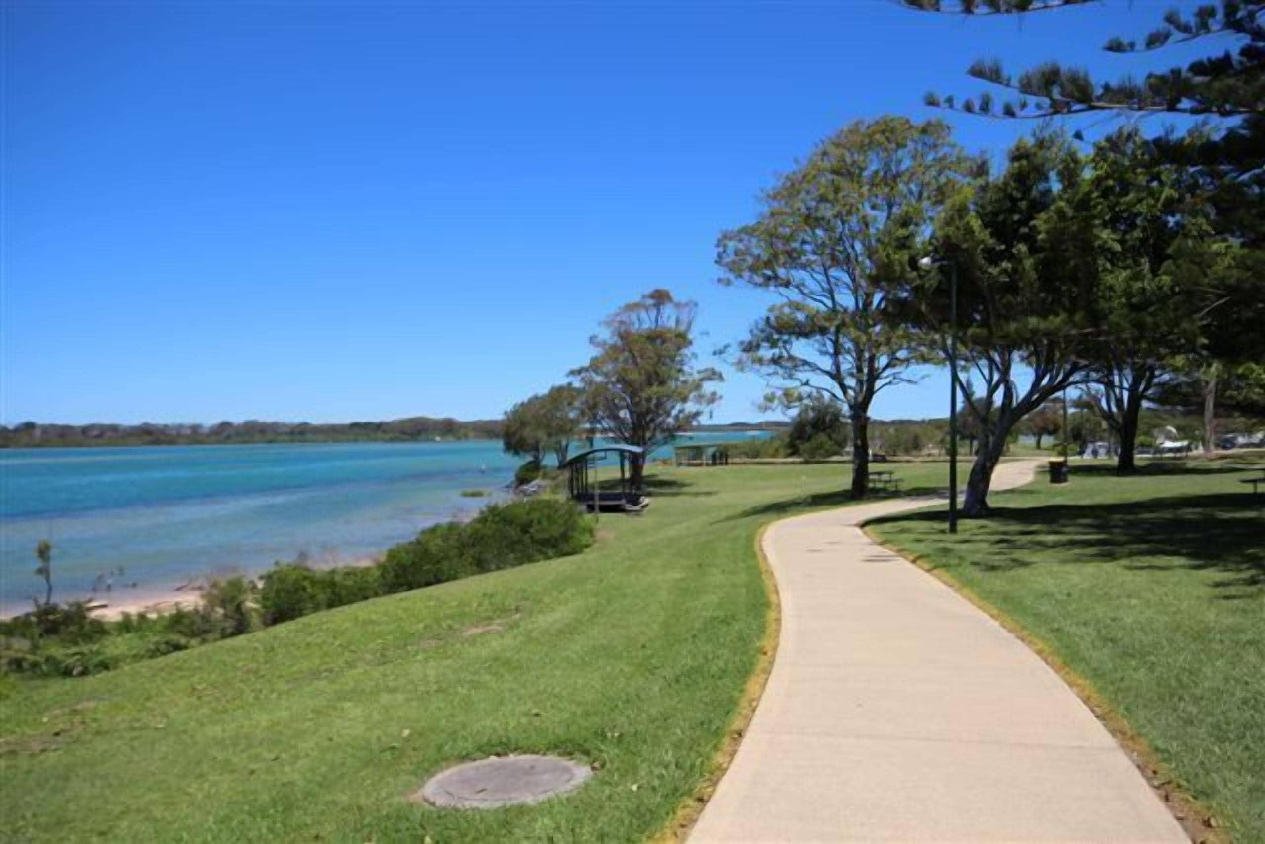 Riverside Holiday Resort - Ground floor unit