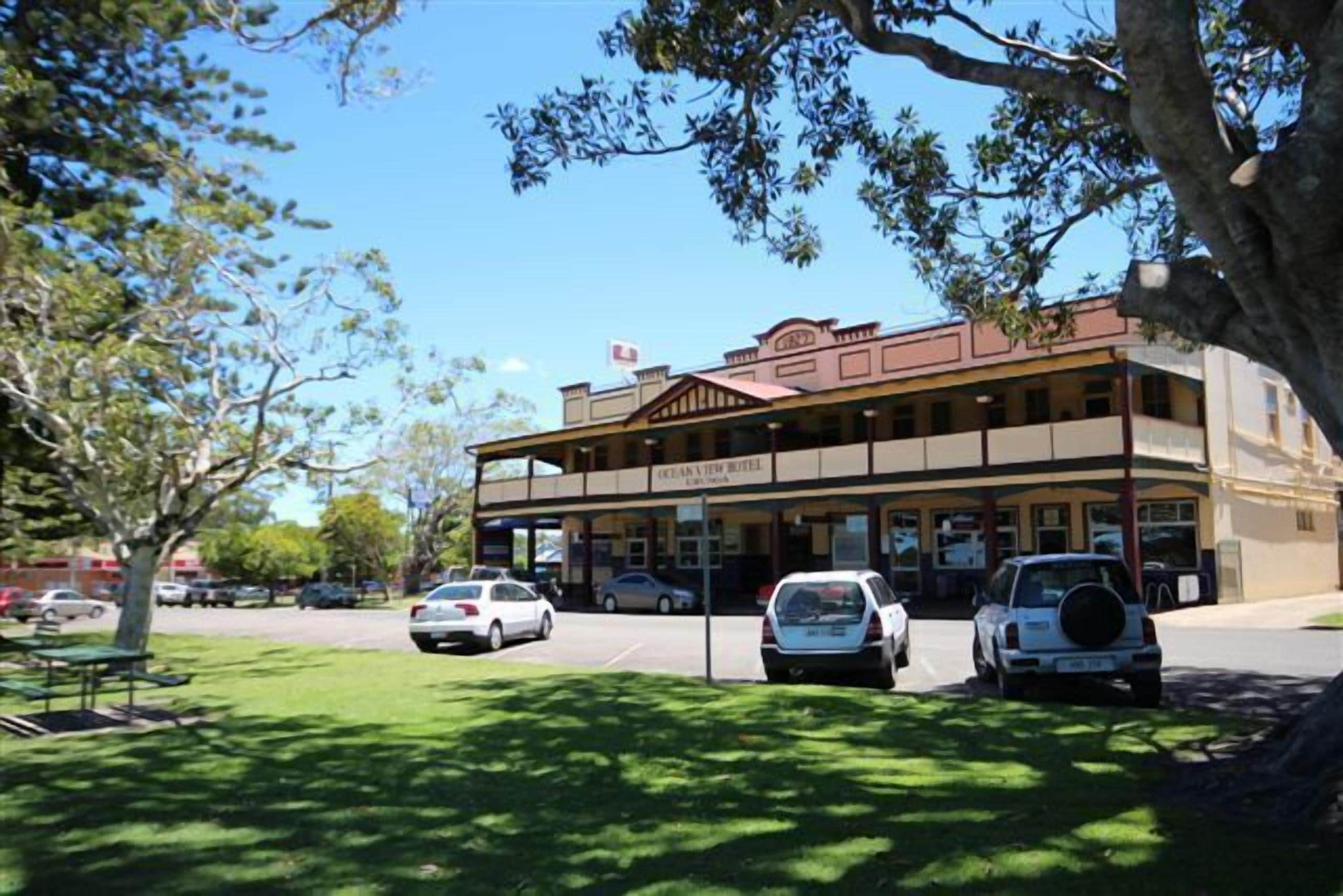 Riverside Holiday Resort - Ground floor unit