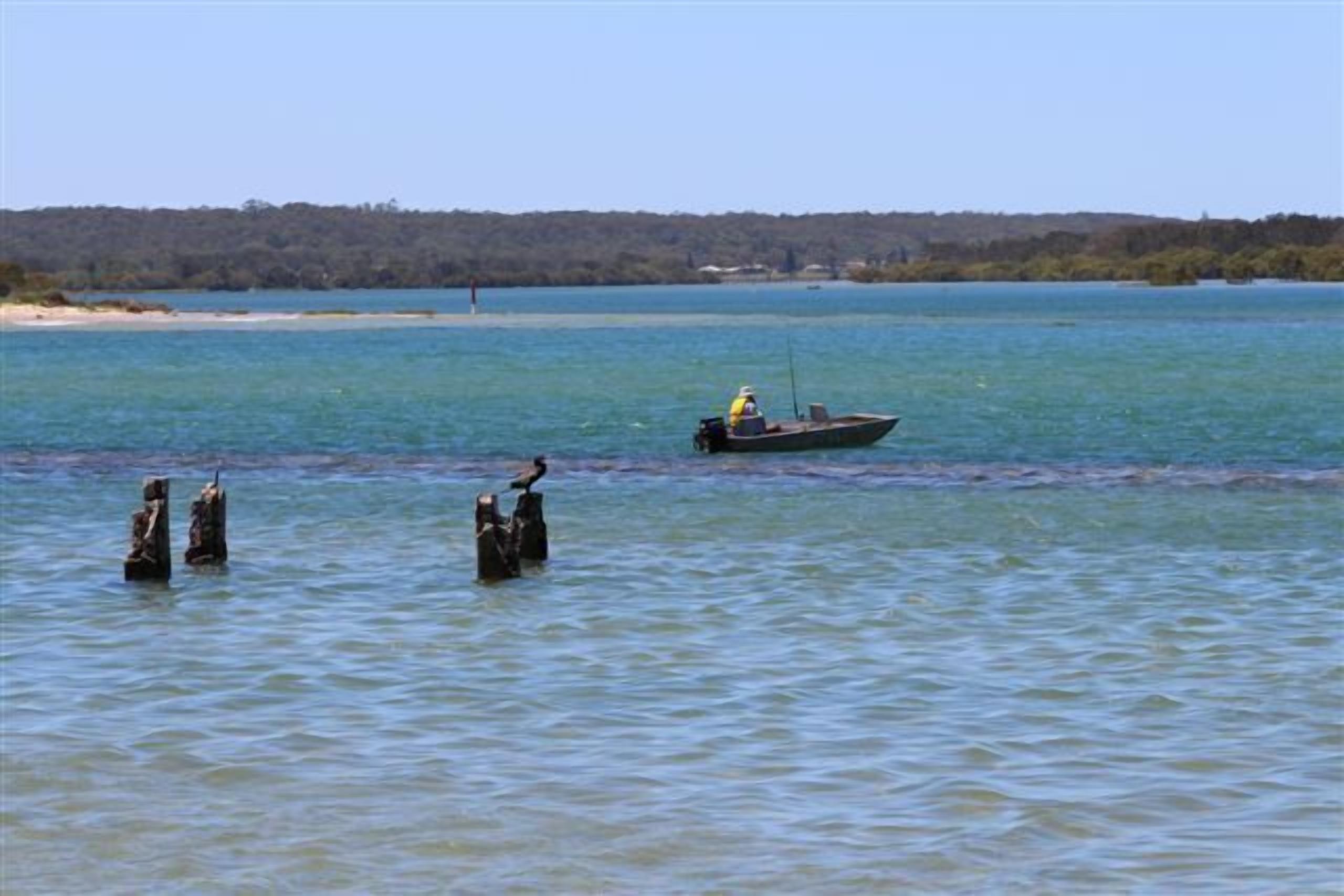 Riverside Holiday Resort - Ground floor unit