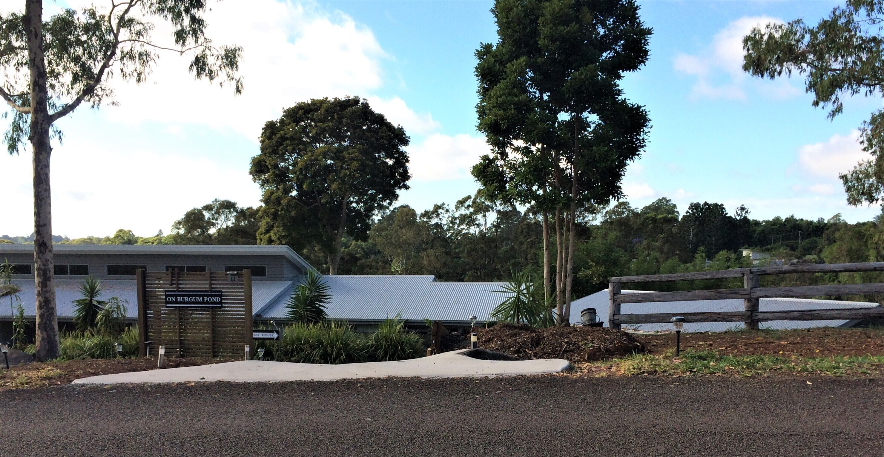 "On Burgum Pond" Guesthouse - Serenity in Nature
