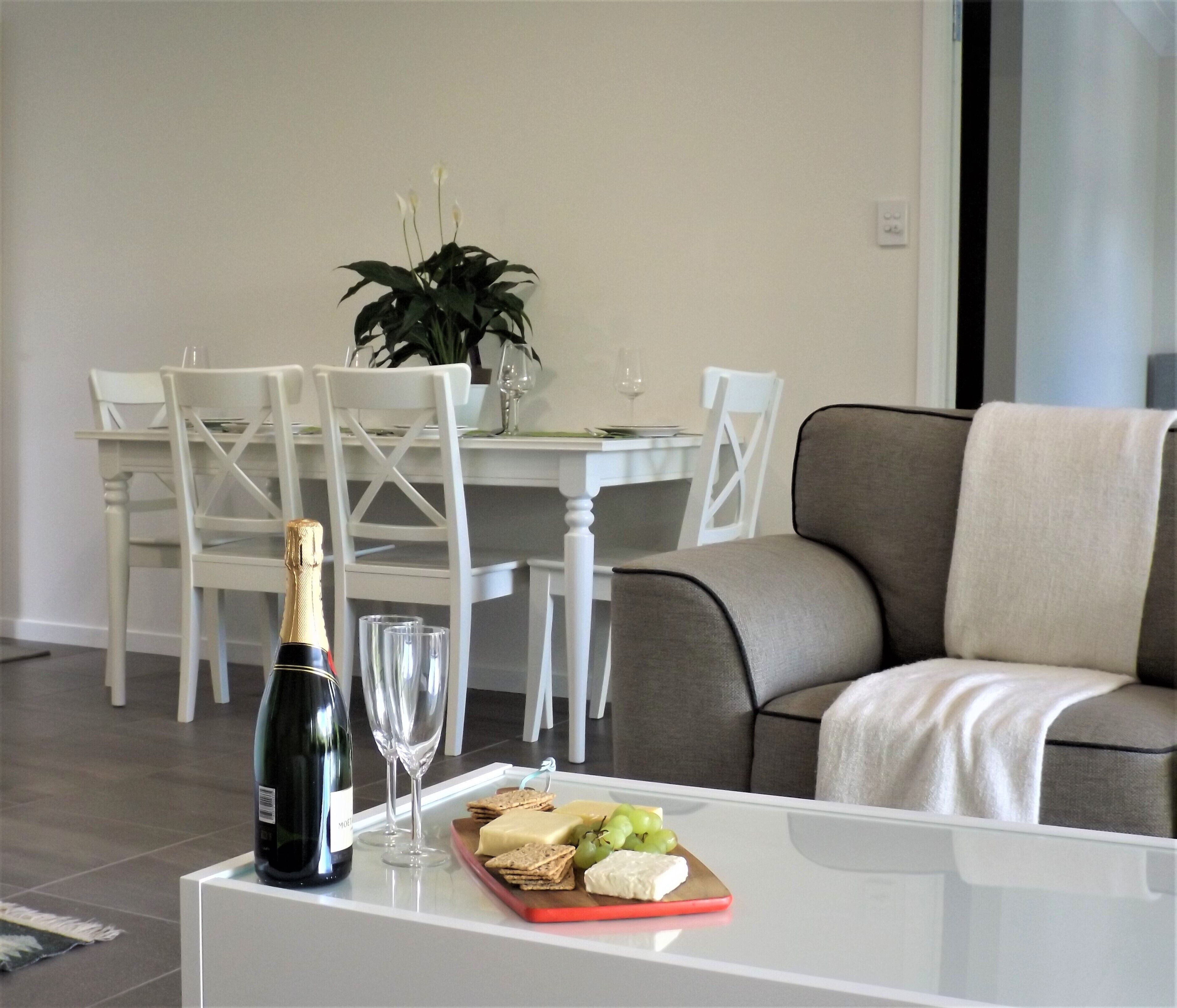 "On Burgum Pond" Guesthouse - Serenity in Nature