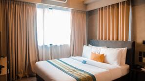 In-room safe, desk, laptop workspace, free WiFi