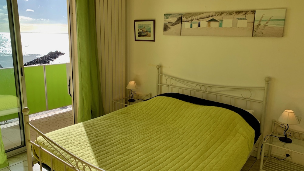 Airconditioned apartment for rent in Mèze, Hérault Meze Vrbo