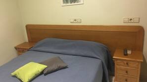 Tabla de planchar con plancha, camas supletorias (de pago), wifi gratis