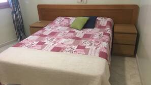 Tabla de planchar con plancha, camas supletorias (de pago), wifi gratis