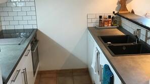 Réfrigérateur, micro-ondes, four, fourneau de cuisine