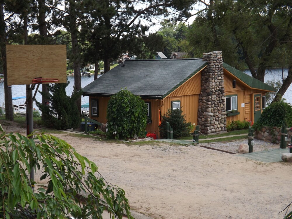 Crooked Lake Resort in Lake Best Rates & Deals on Orbitz