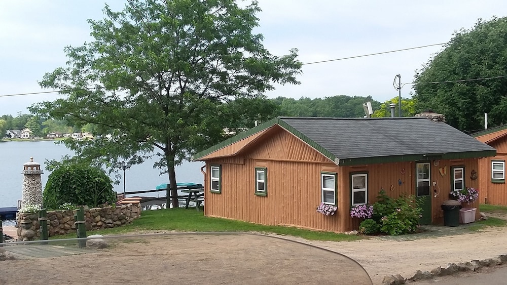 Crooked Lake Resort in Lake Best Rates & Deals on Orbitz