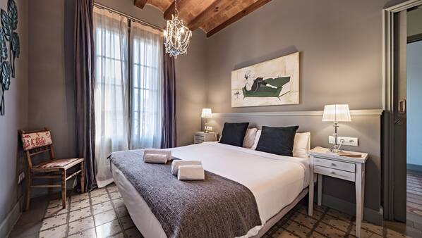 3 bedrooms, iron/ironing board, Internet, bed sheets