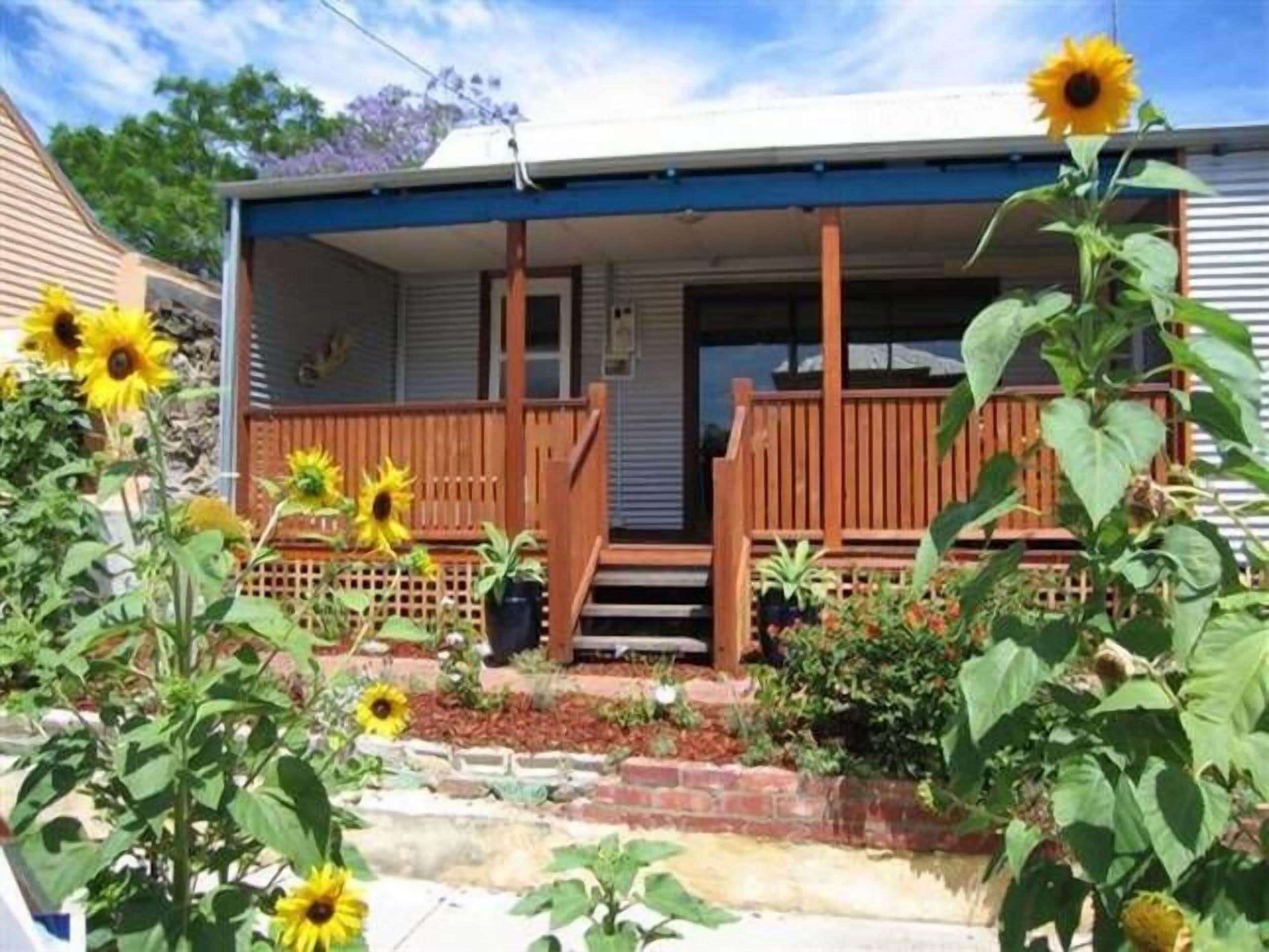 Fremantle South Beach House + Outdoor Studio 4x2