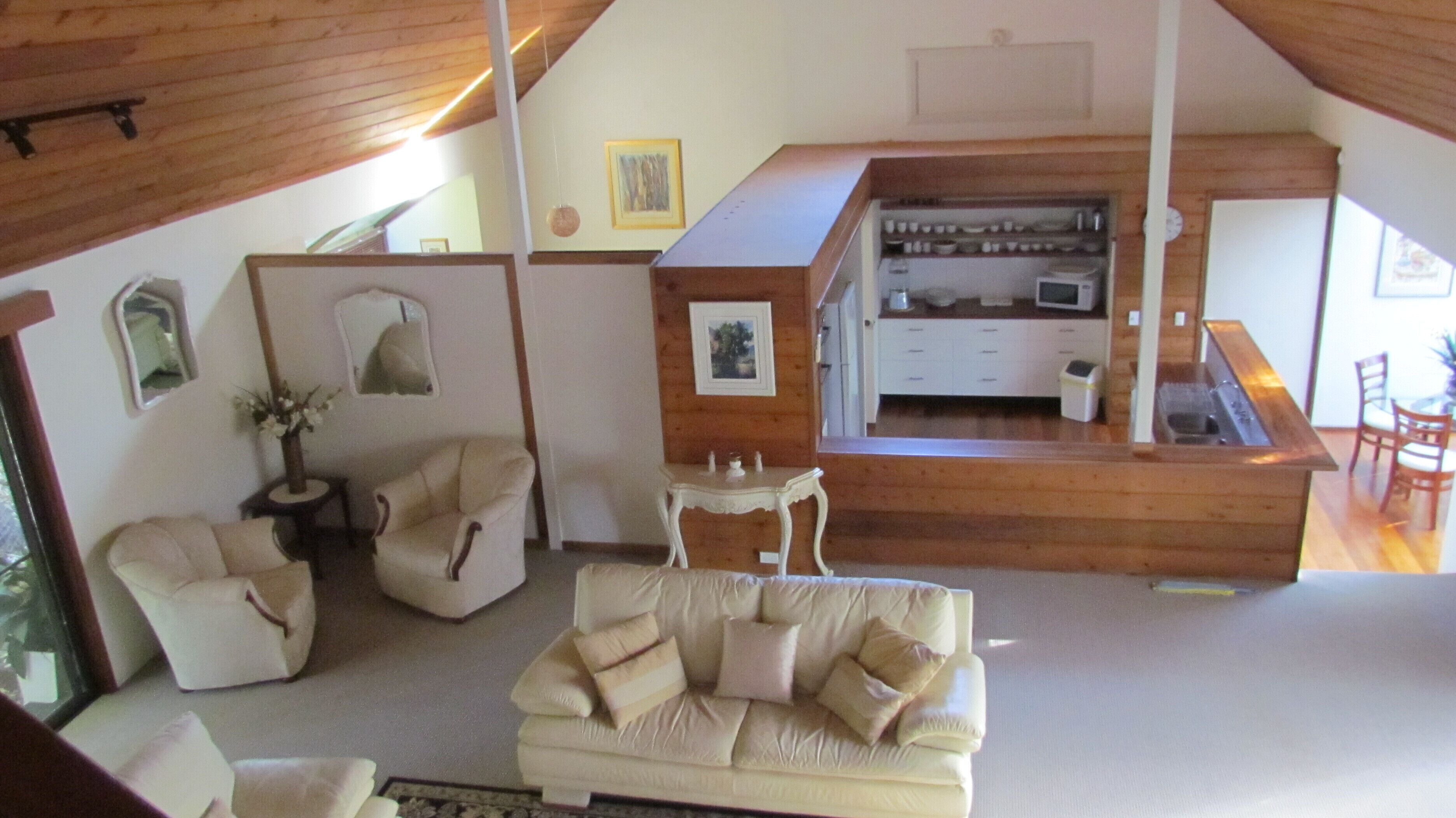 Historic Lake Russell Gallery Sanctuary - Emerald Beach