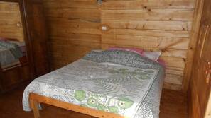 Free cots/infant beds, free WiFi, linens