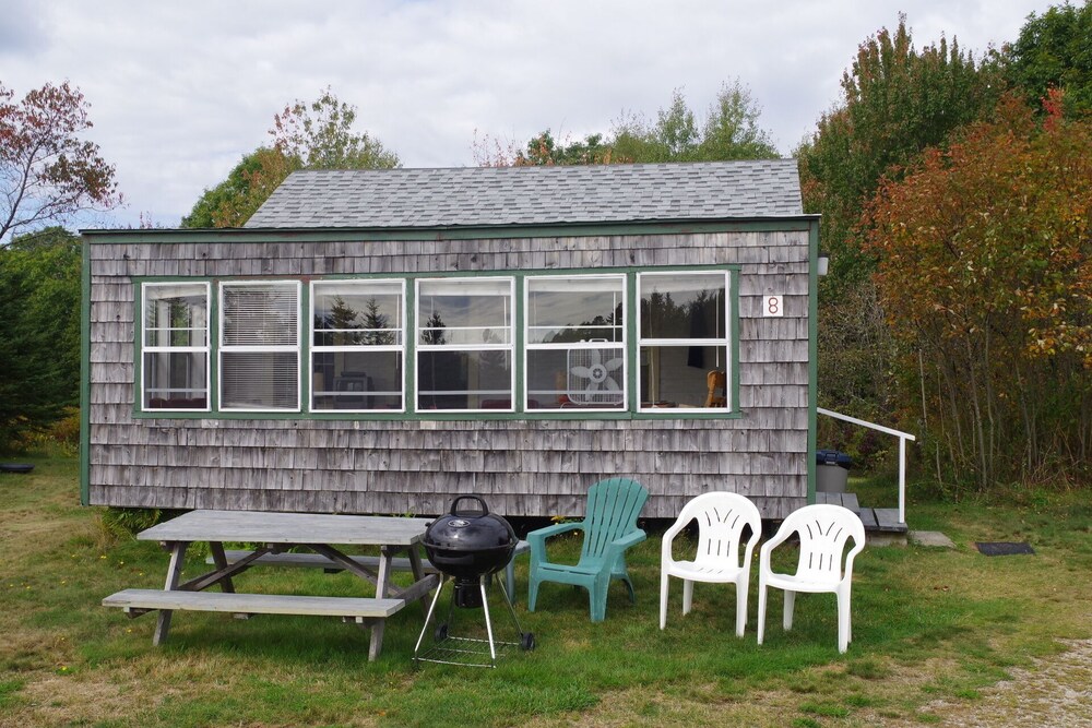 Two Bedroom Cabin With Spectacular Views Overlooking Flanders Bay