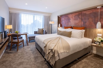 Why book your Christchurch holiday with us?
