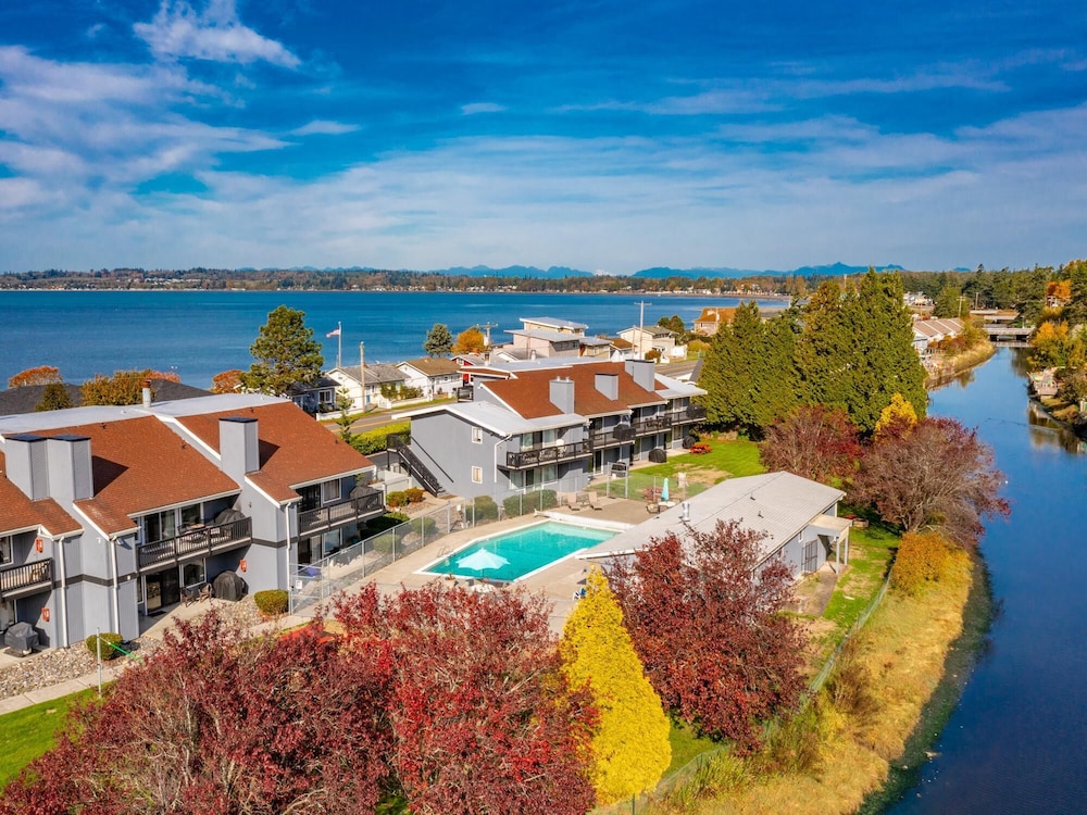 Cabana Club 103 1 Bedroom Condo in Blaine Best Rates & Deals on Orbitz