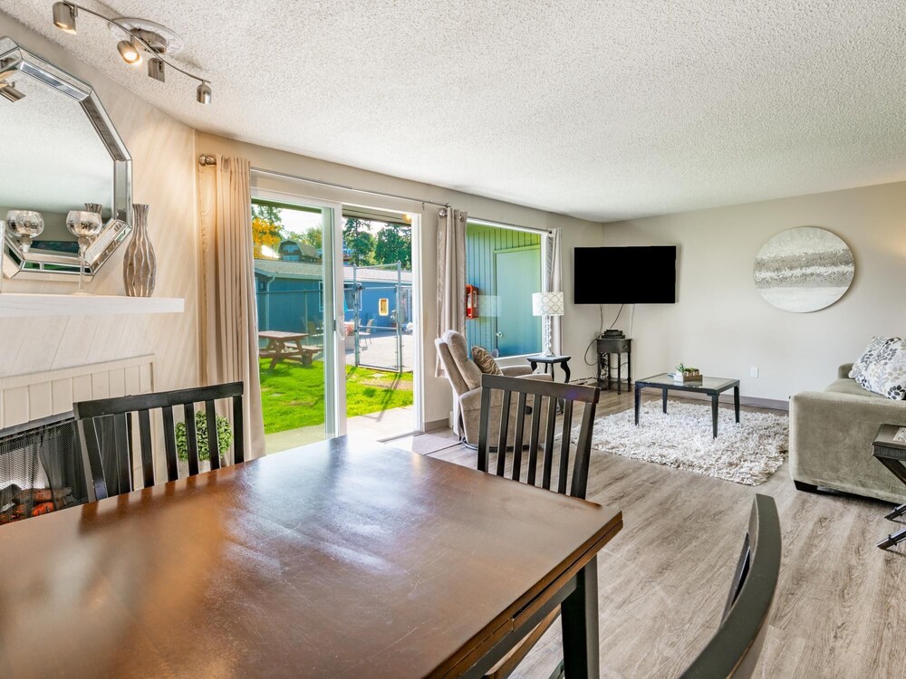 Cabana Club 103 1 Bedroom Condo in Blaine Best Rates & Deals on Orbitz