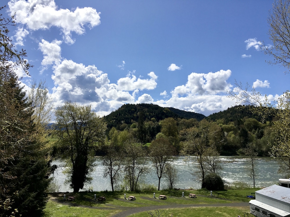 Burke's River View Vacation Rental Home Elkton Vrbo