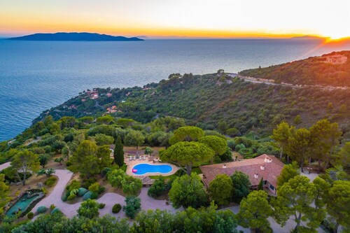 Cala Piccola Beach Monte Argentario Attraction Expedia