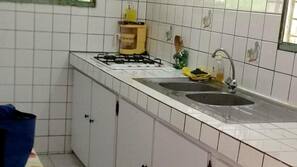 Fridge, microwave, stovetop