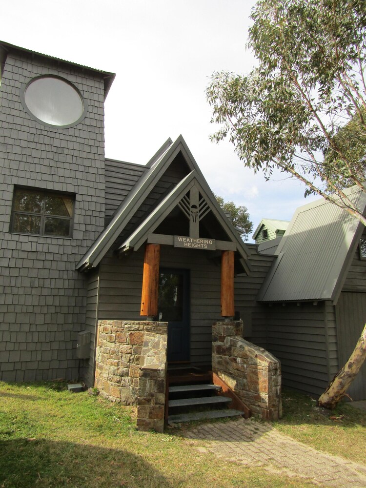 Weathering Heights-chalet In The High Country