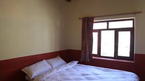 Free WiFi, linens
