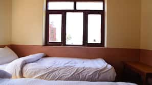 Free WiFi, linens