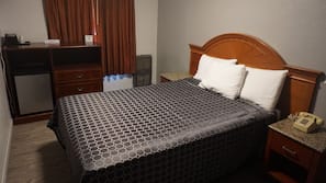 Free WiFi, linens