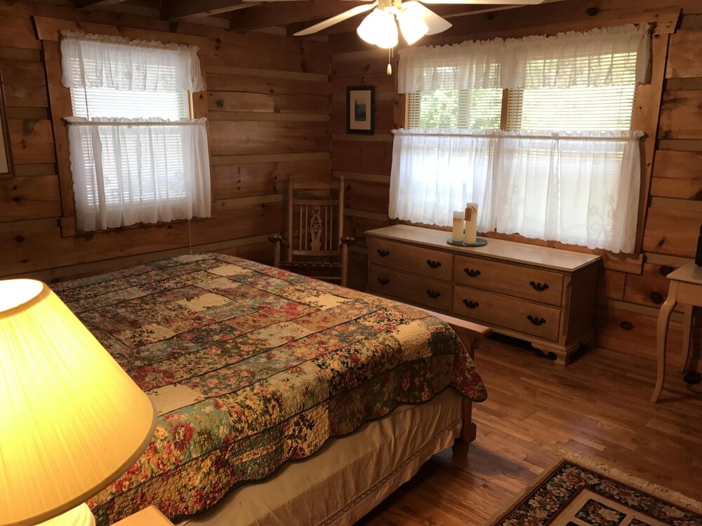 Tellico Cabins Rocky Top Cabin With Hot Tub In Athens Sweeer