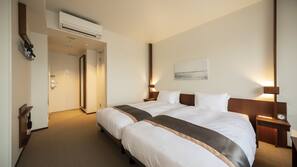 In-room safe, blackout curtains, free WiFi, linens