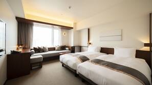 In-room safe, blackout curtains, free WiFi, linens