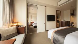 In-room safe, blackout curtains, free WiFi, linens
