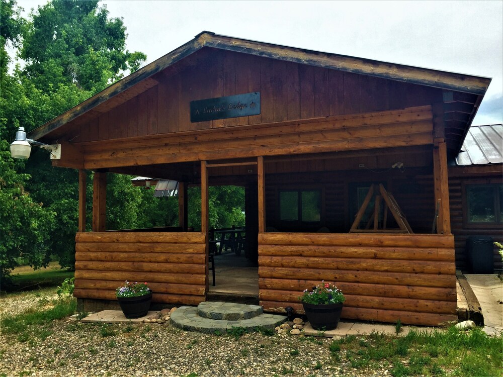 Ultimate Zion Bryce Retreat Log Cabin Meadows Views Horses