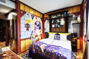 Wizard's Room | Hypo-allergenic bedding, desk, soundproofing, free cribs/infant beds
