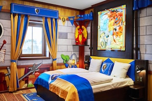 Dragon Knight's Room | Hypo-allergenic bedding, desk, soundproofing, free cribs/infant beds