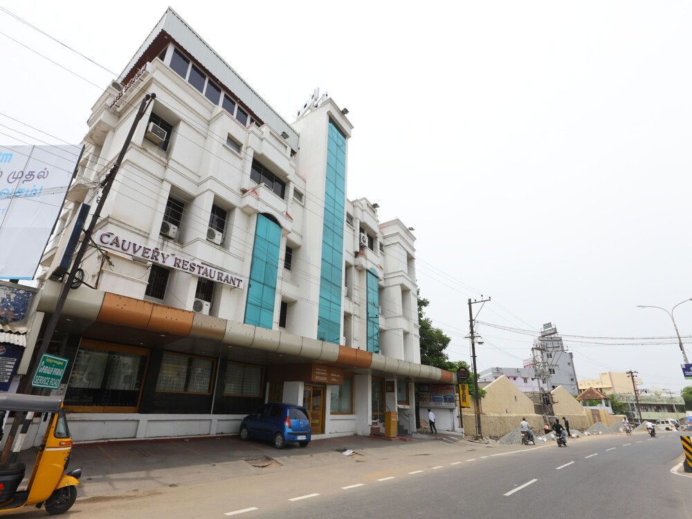 Oyo 15097 Hotel Sathyam In Tiruchirappalli Hotel Rates - 